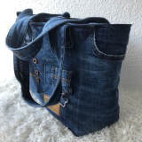 Einkaufstasche aus Upcycling Jeans mit Innenfutter